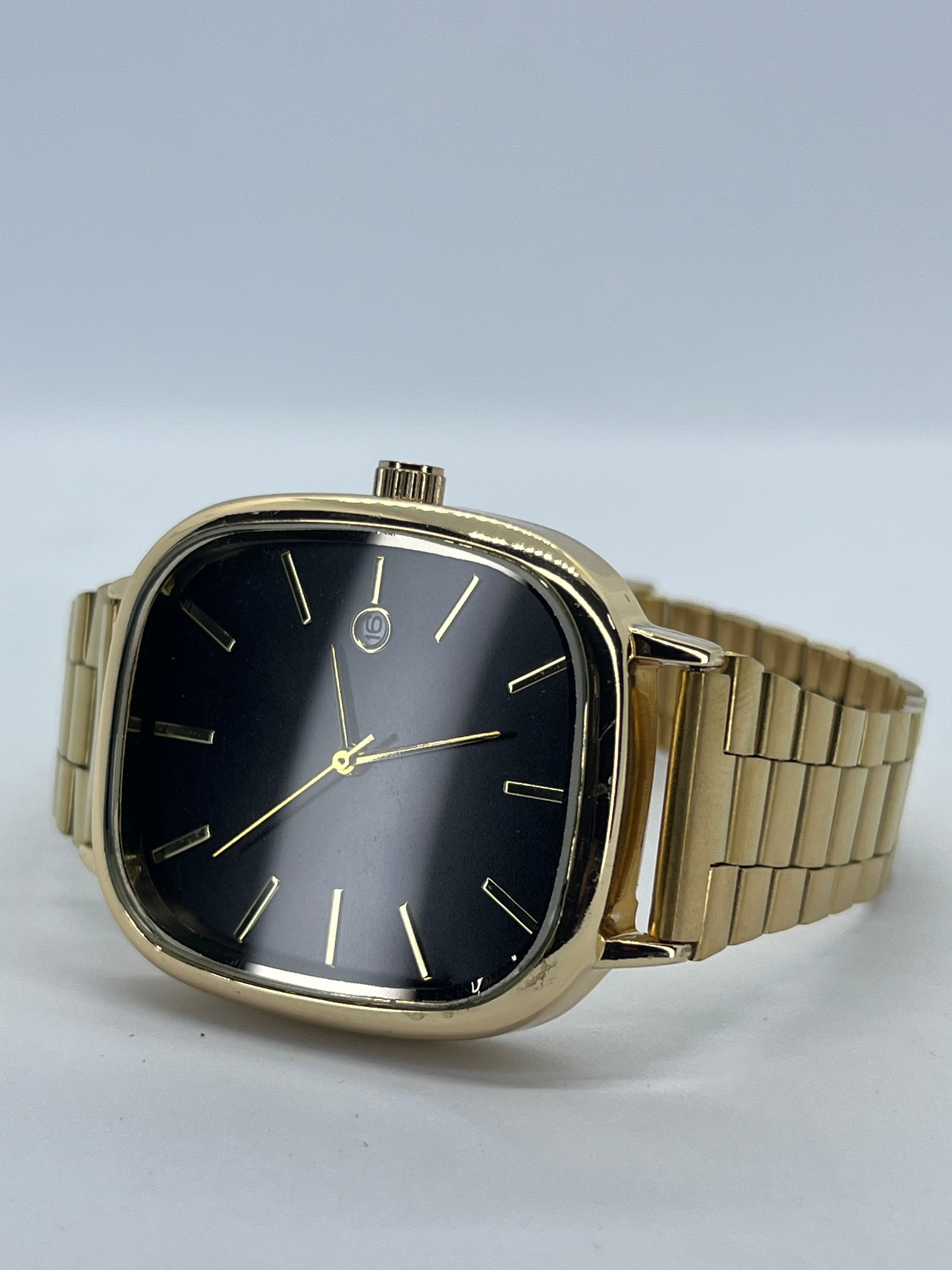 Valessi Executive Gold Black – Gold Çelik Kordon Siyah Kadran – Erkek Saati