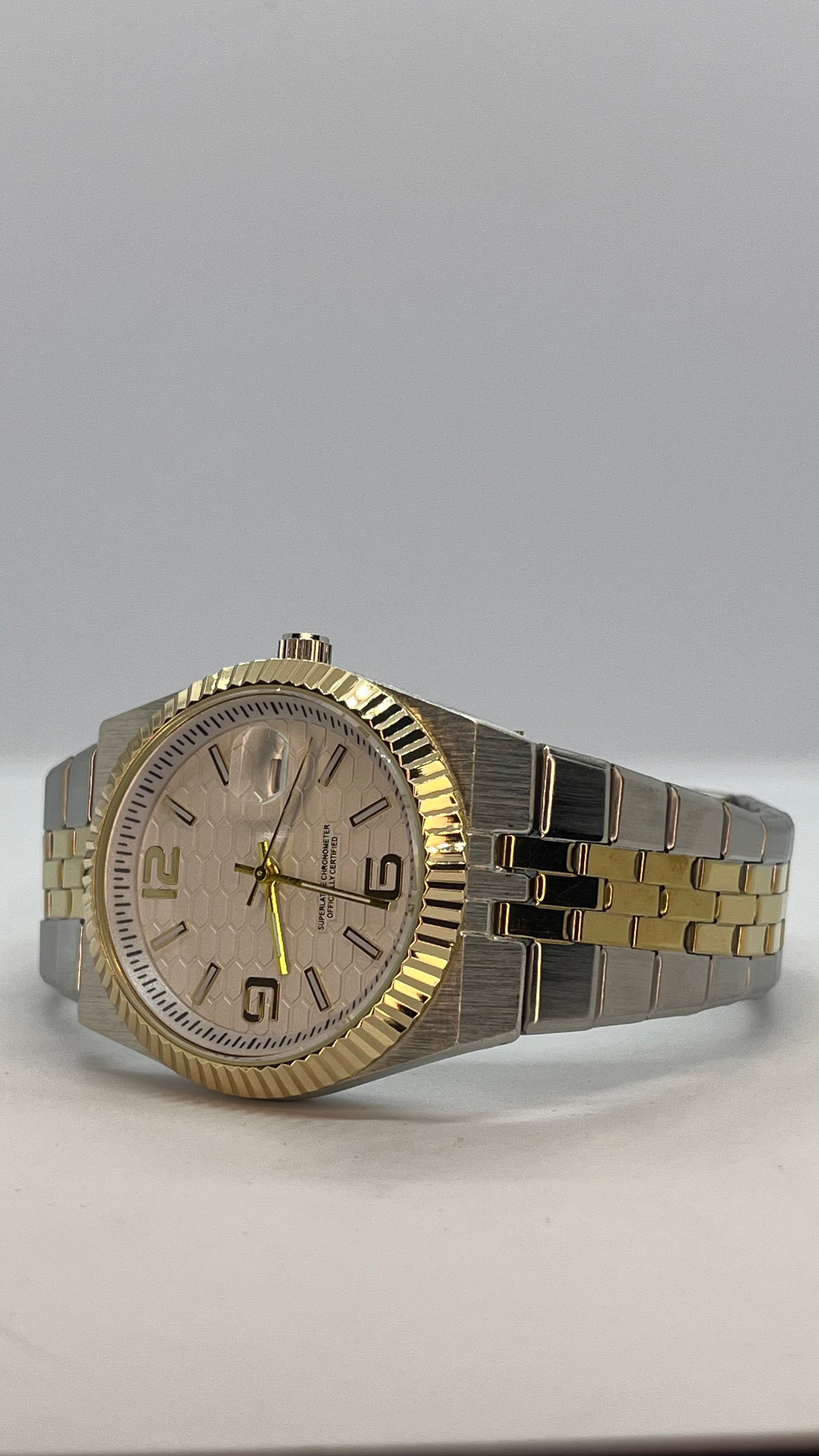 Valessi Executive Silver Gold White – Gümüş/Gold Çelik Kordon Beyaz Kadran – Erkek Saat.