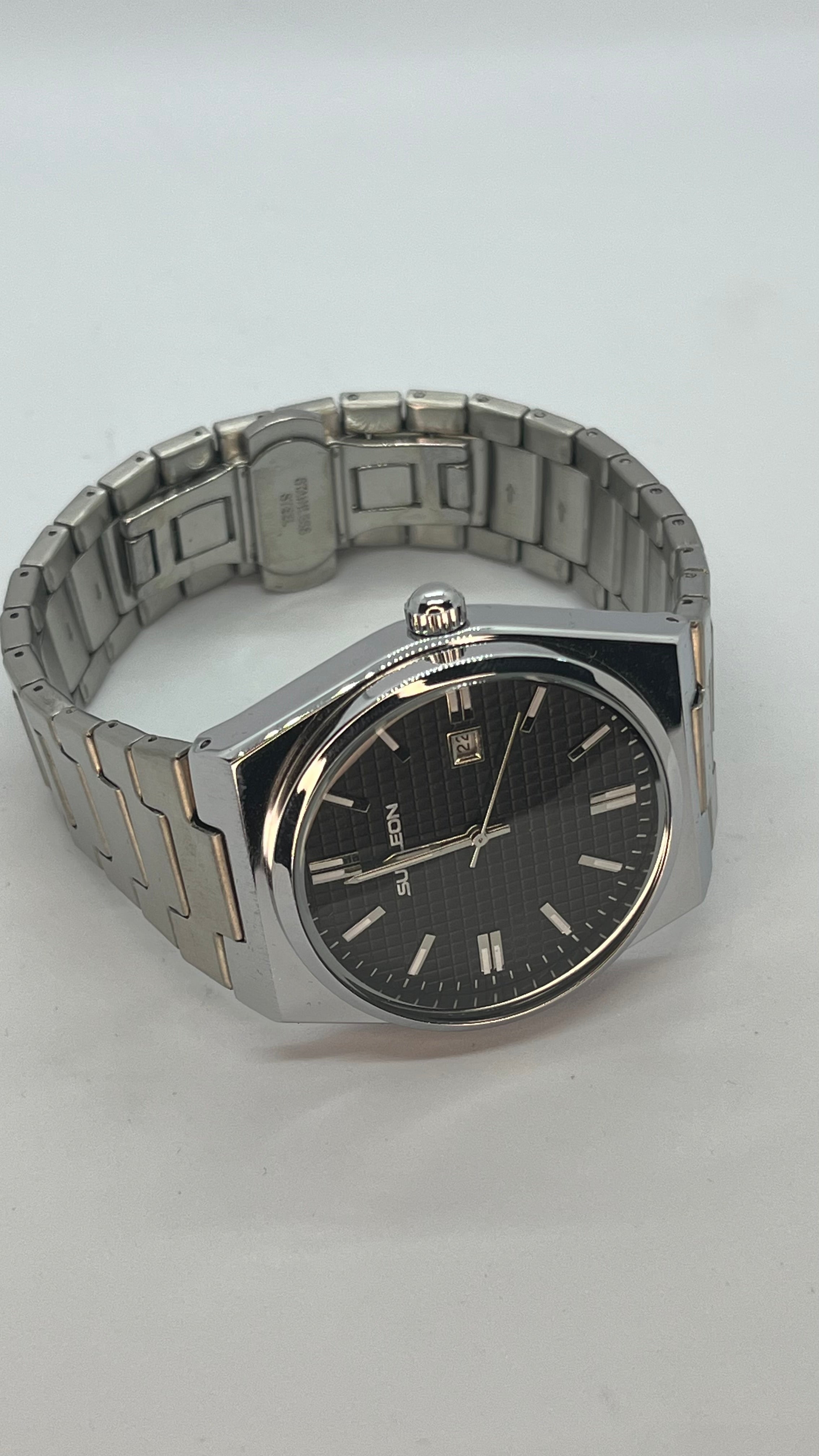 Valessi Executive Silver Black – Gümüş Çelik Kordon Siyah Kadran