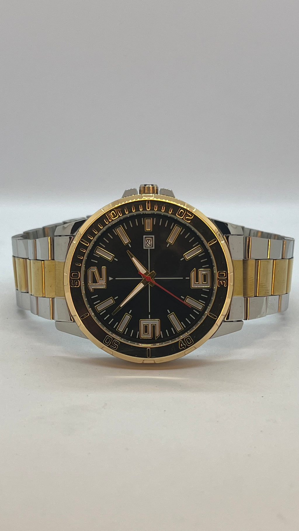 Valessi Executive Silver Gold Black – Gümüş/Gold Çelik Kordon Siyah Kadran – Erkek Saati