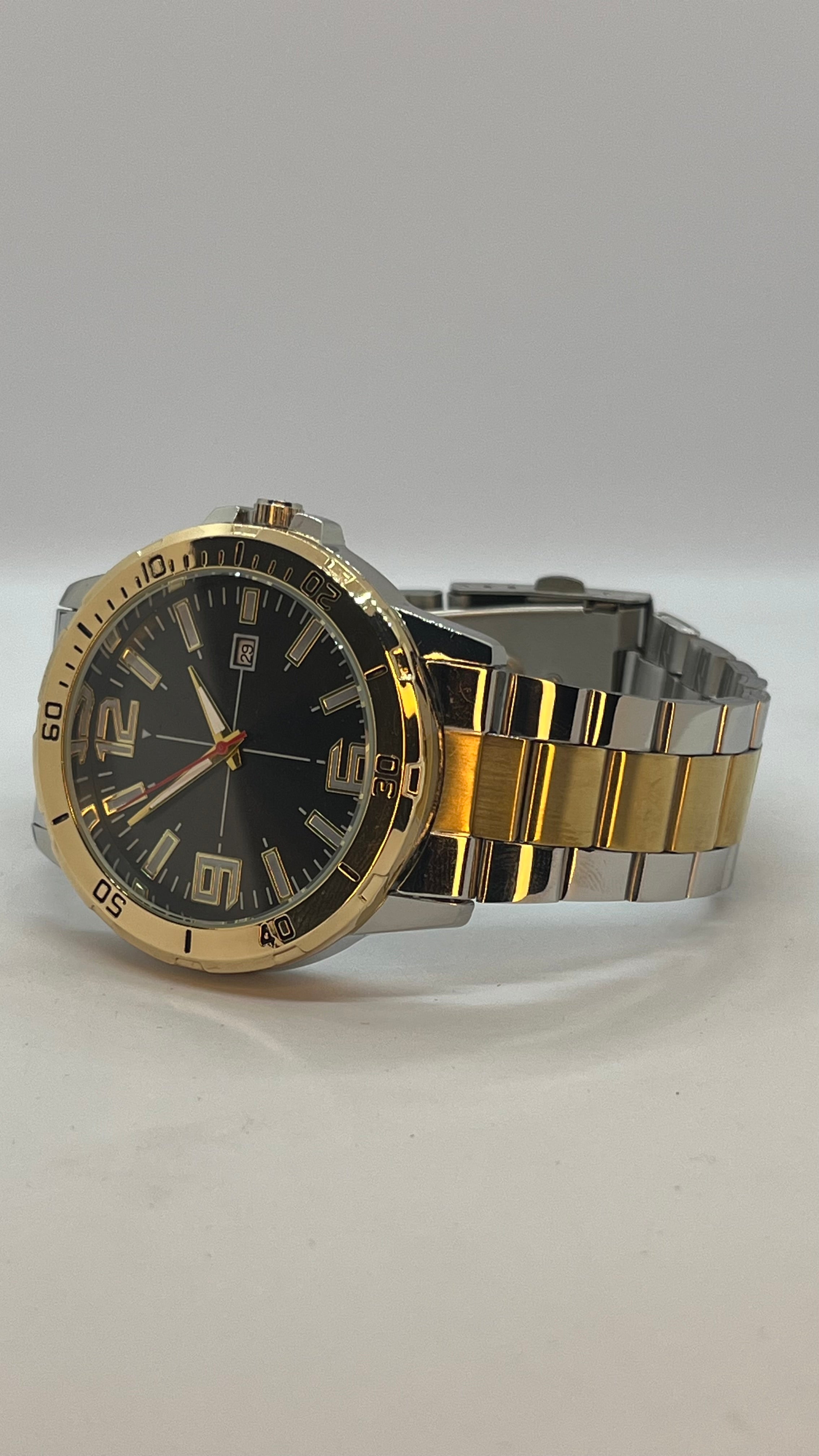 Valessi Executive Silver Gold Black – Gümüş/Gold Çelik Kordon Siyah Kadran – Erkek Saati