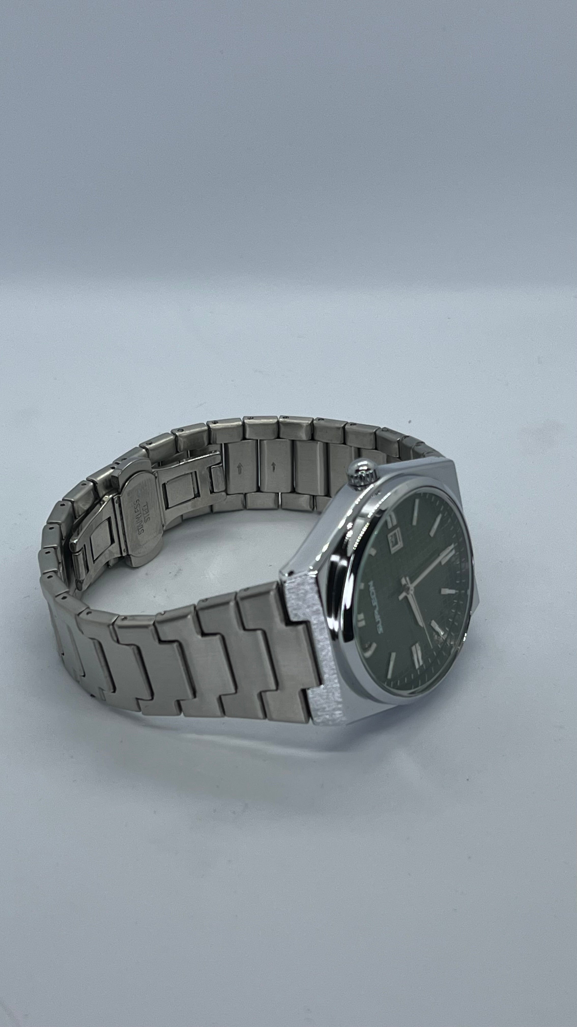 Valessi Executive Prime Silver Green – Gümüş Çelik Kordon Yeşil Kadran – Erkek Saat